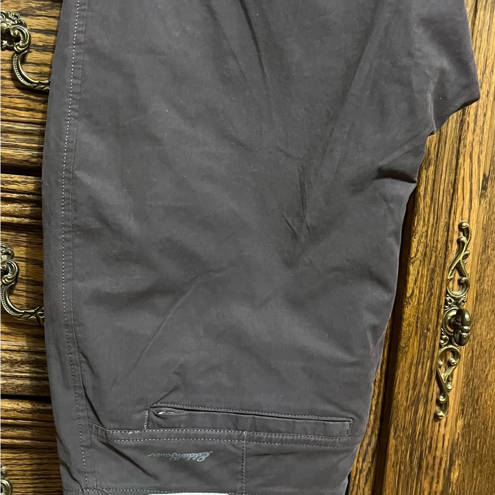 Eddie Bauer NWT voyager HR chino slim pants, grayish, size 8, smoke free